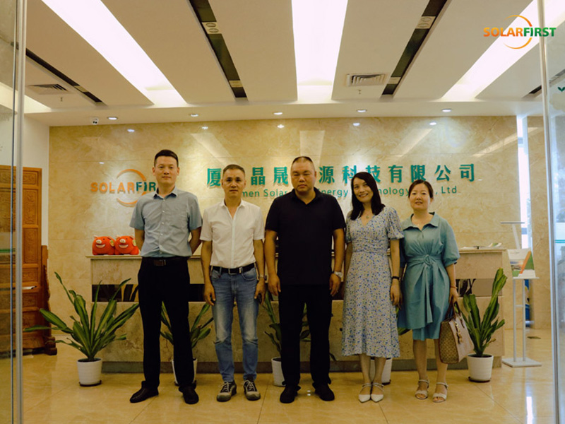 Стратегическое сотрудничество в области инноваций BIPV: Xinyi Glass посещает Solar First Group
