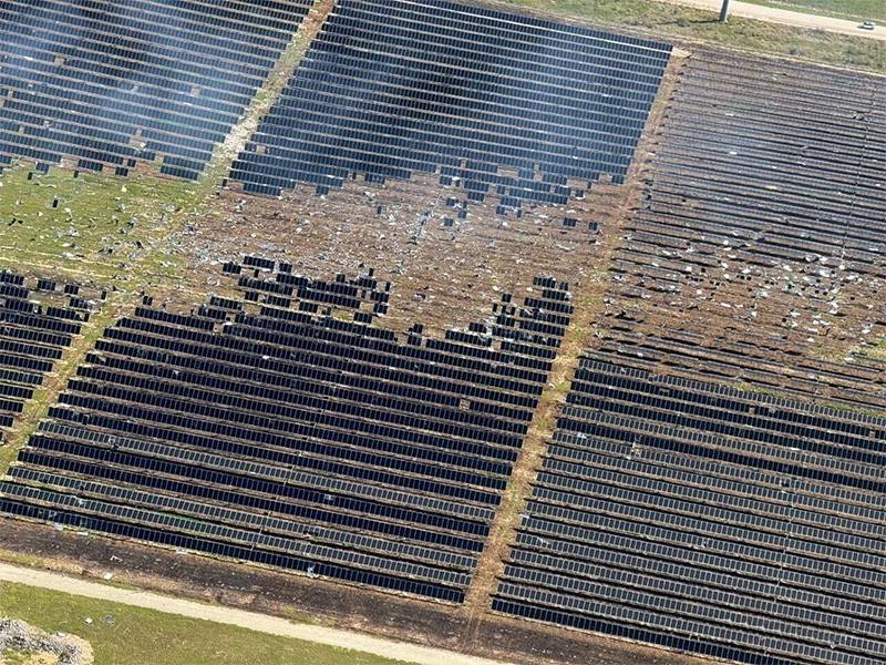 From "Facing the Wind" to "Adapting" : The Survival Battle of Photovoltaic Trackers in Extreme Climates